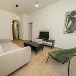 Near Center 1 Bedroom Flat *