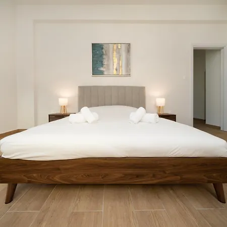 Near Center 1 Bedroom Flat *