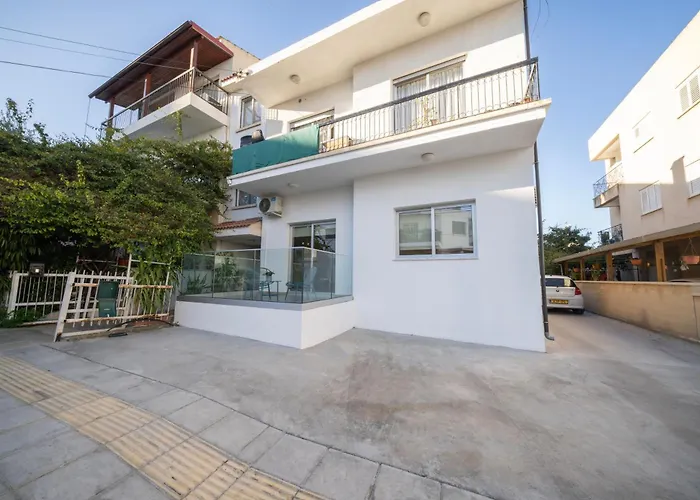 Near Center 1 Bedroom Flat Διαμέρισμα *