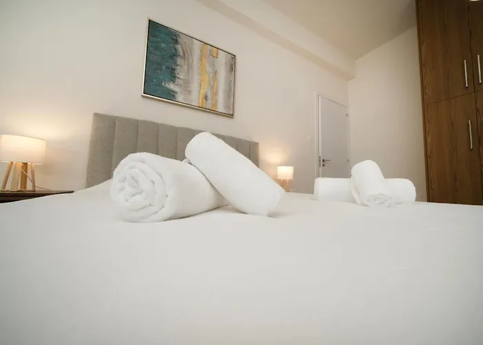 Near Center 1 Bedroom Flat Διαμέρισμα *