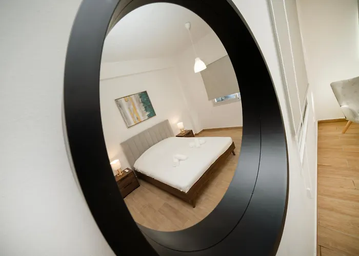 Near Center 1 Bedroom Flat アパート ニコシア