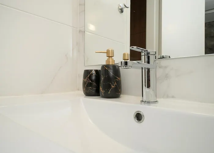 Διαμέρισμα Near Center 1 Bedroom Flat *