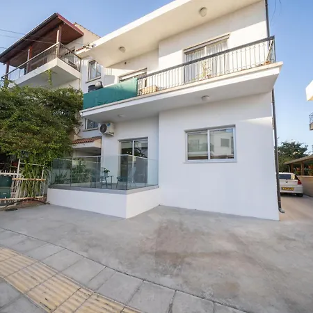 Near Center 1 Bedroom Flat דירה *