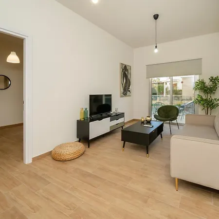 Near Center 1 Bedroom Flat דירה ניקוסיה