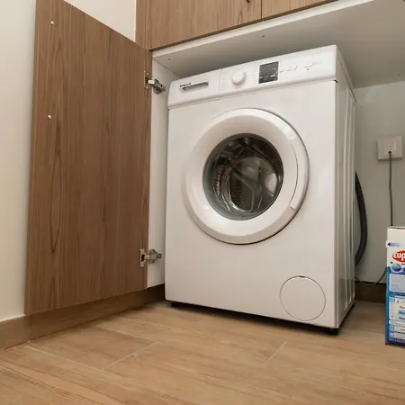 Near Center 1 Bedroom Flat דירה